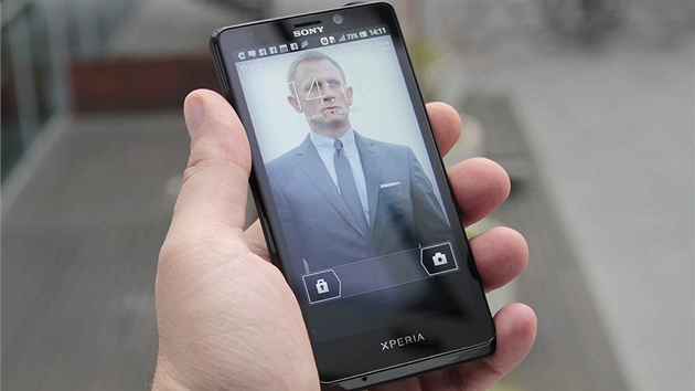 Sony Xperia T: Oficiln mobil agenta 007 Jamese Bonda.