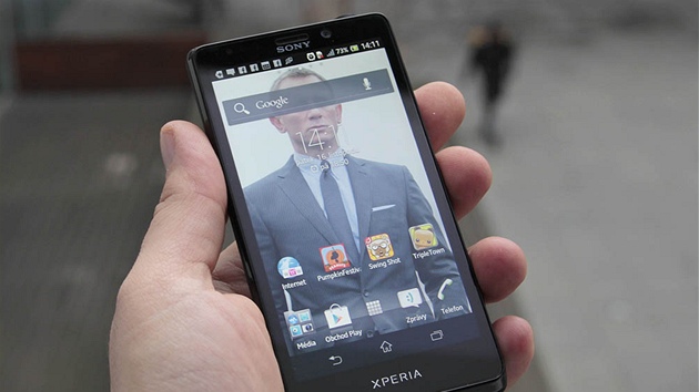 Sony Xperia T: Funkn klvesy nov Xperie jsou soust displeje.
