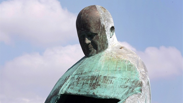 Pvodn podba sochy Jana Pavla II. v m (kvten 2011)