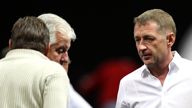 Na zápolení českých tenistů na Davis Cupu se přišel v pátek podívat i lobbista Roman Janoušek.