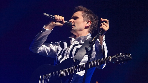 Matt Bellamy z Muse pi vystoupen v Mnichov (12. listopadu 2012)