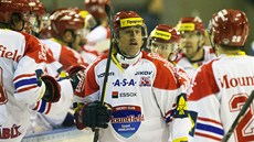 PROLOMIL SMŮLU. Českobudějovický útočník Václav Prospal (uprostřed) slaví se PROLOMIL SMŮLU. Českobudějovický útočník Václav Prospal (uprostřed) slaví se