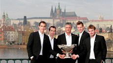 AMPIONI. Tým vítz Davisova poháru 2012 (zleva): Luká Rosol, Radek tpánek,