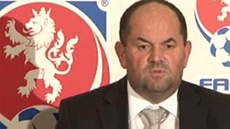Pelta potvrzuje, že Bílek zůstává trenérem fotbalové reprezentace. Pelta potvrzuje, že Bílek zůstává trenérem fotbalové reprezentace.