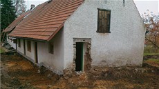 Dům nestojí samostatně, navazuje na něj ještě sousední. Dům nestojí samostatně, navazuje na něj ještě sousední.