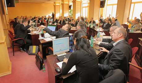 Snímek ze zasedání zastupitelstva Plzeského kraje.