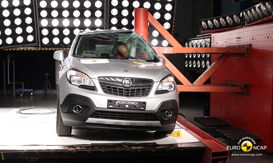 Crash test Opelu Mokka