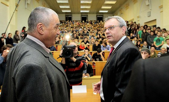 Diskuse s kandidáty na post prezidenta R v Plzni. Karel Schwarzenberg a