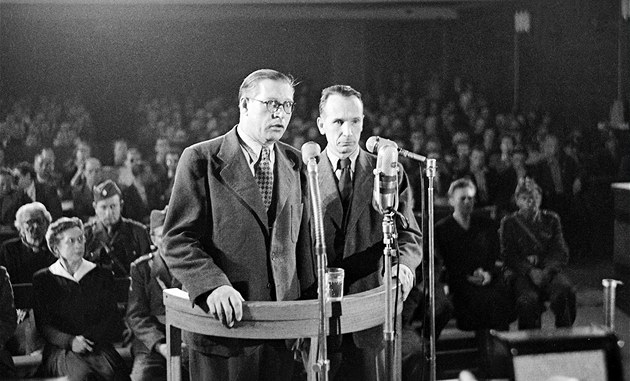 Záviš Kalandra (vpravo) a jeho kamarád Oldřich Pecl byli odsouzeni ve Záviš Kalandra (vpravo) a jeho kamarád Oldřich Pecl byli odsouzeni ve