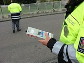 Policejní kontrola s mením alkoholu v krvi. (ilustraní foto)