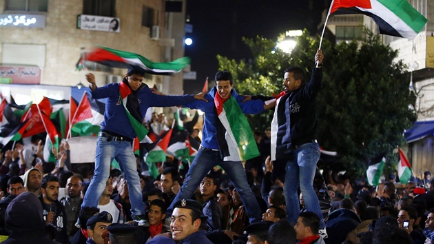 Palestinci oslavuj poslen vlivu v OSN (29. listopadu 2012)