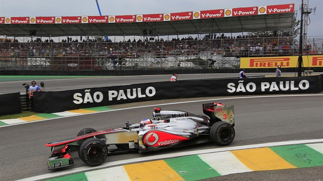 NEJRYCHLEJ. Jenson Button s McLarenem zvldl posledn trnink ped Velkou cenou Brazlie nejrychleji.