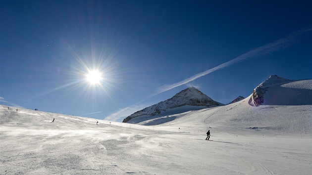 Ledovcová paráda. V pozadí vrchol Olperer, 3 476 m