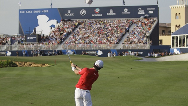 ODPAL. Rory McIlroy dokonuje vih na turnaji v Dubaji. 