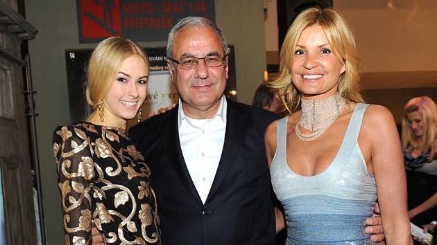Miss Golf 2011 Simona Dvokov, zakladatel soute Ivan Paggio a podnikatelka Tamara Kotvalov