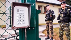 Vstup jen na zvláštní povolení. Muničního skladiště u Hostašovic patří mezi Vstup jen na zvláštní povolení. Muničního skladiště u Hostašovic patří mezi
