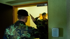 Muniční skladiště u Hostašovic hlídá Vojenská policie Muniční skladiště u Hostašovic hlídá Vojenská policie