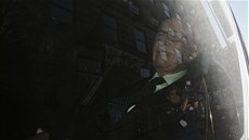 Mediální magnát Rubert Murdoch odjídí ze svého domu na Páté Avenue v New Yorku