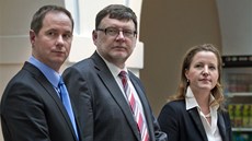 Šéf poslanců TOP 09 Petr Gazdík, předseda klubu ODS Zbyněk Stanjura a Šéf poslanců TOP 09 Petr Gazdík, předseda klubu ODS Zbyněk Stanjura a