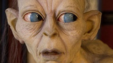 Postava Gluma ve studiu Weta Cave, kde vznikaly zvláštní efekty. Postava Gluma ve studiu Weta Cave, kde vznikaly zvláštní efekty.