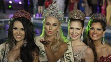 Tereza Fajksová (druhá zleva) získala titul Miss Earth 2012 (Manila, 24....