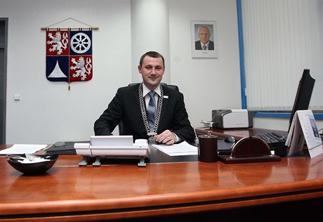 Martin Pta ve své hejtmanské kancelái.