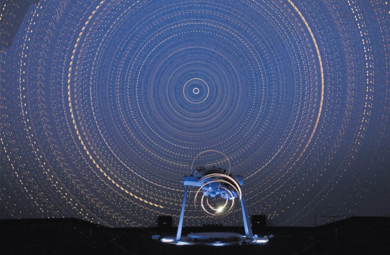 Na snímku je zábr ze starého planetária v Brn, který vznikl sloením mnoha