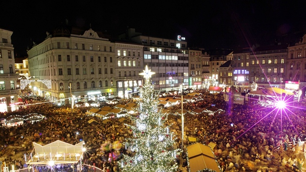 Slavnostn rozsvcen vnonho stromu na nmst Svobody v centru Brna (30. listopadu 2012)