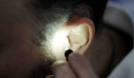 Svítící sluchátka, které údajn pomáhají proti depresi