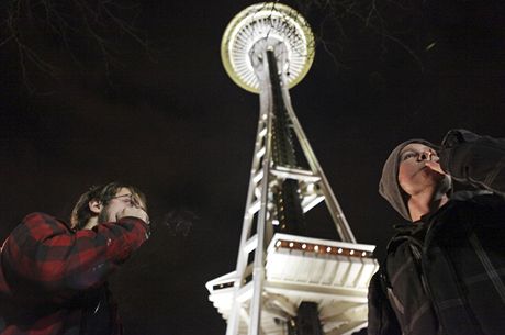 Washington se stal prvním státem unie, který umouje dosplým dret marihuanu...