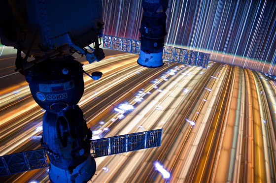 Pohled z ISS na noní Zem