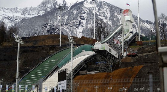 OLYMPIJSKÉ MSTKY. Skokanský areál v Soi v prosinci 2012. V únoru 2014 se v