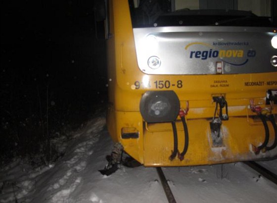 Místo nehody u zastávky v Náchod - Blovsi, kde vlak pecházející enu srazil.