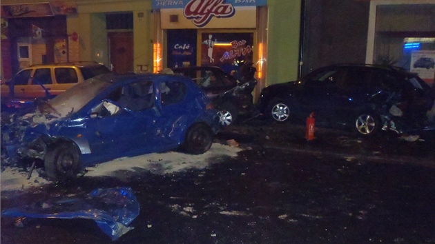 Nehoda na ulici 28. jna v Ostrav, kterou zpsobil opil osmnctilet idi. (1. prosince 2012)