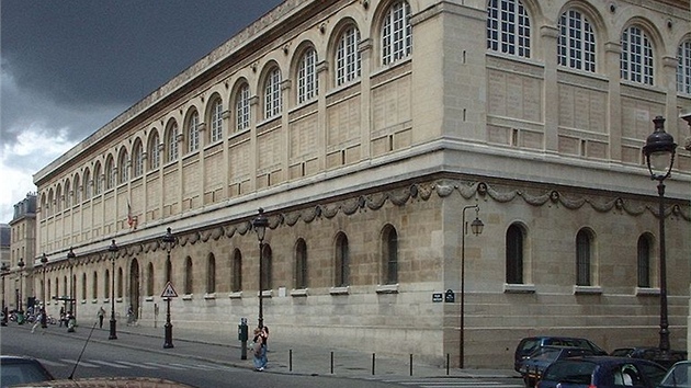 Fasda budovy knihovny svat Jenovfy nese jmna 810 vznamnch spisovatel a myslitel.
