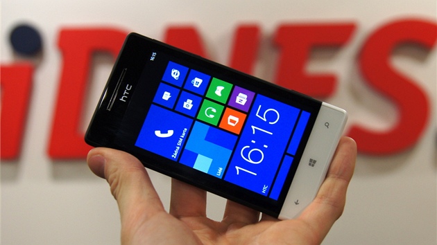 Windows Phone 8S by HTC