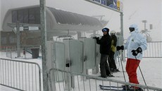 Dolní stanice šestisedačkové lanovky v novém skiareálu v Koutech nad Desnou. Dolní stanice šestisedačkové lanovky v novém skiareálu v Koutech nad Desnou.