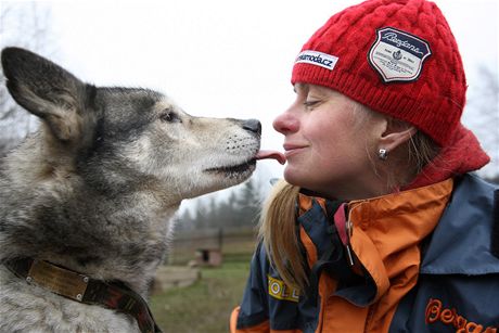 Jana Lovette Henychov provozuje v Hornm Maxov musherskou kolu Husky.