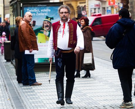 "Valaský kroj na sebe beru opravdu málo, ale pipomíná mi koeny," íká Zdenk...