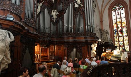 V olomouckém chrámu svatého Moice se pi Festivalu vánoní hudby rozezní i slavné Engelovy varhany.