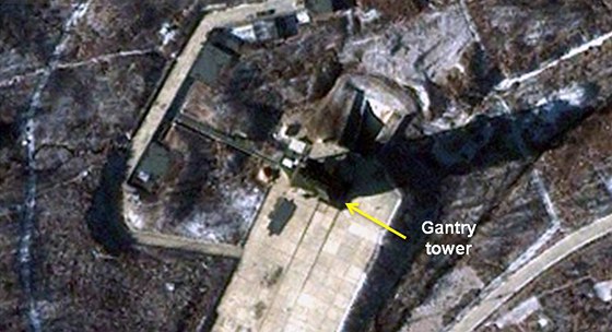 Satelitní snímky severokorejské raketové základny  základny u msta Sinuidu