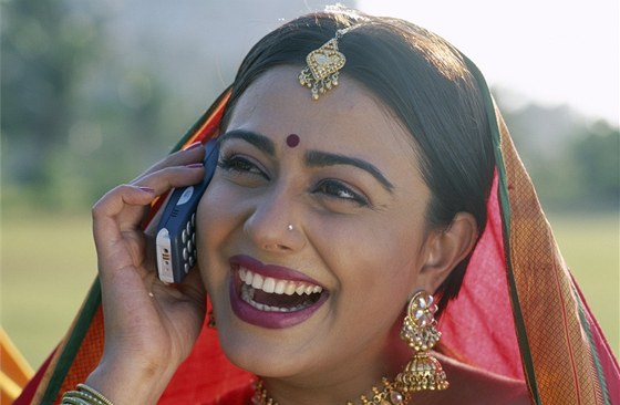 Radním z indického Sunderbari vadilo tlachání en po telefonu, proto jim