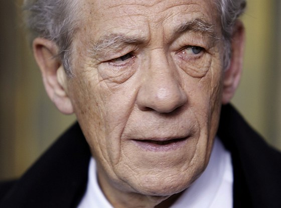 Ian McKellen na premiée filmu Hobit: Neoekávaná cesta (New York, 6. prosince...