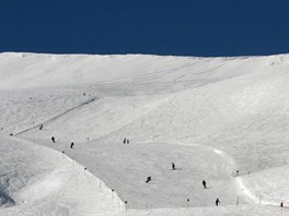 V nejvych polohch arelu se d lyovat i na neupravench plnch kolem