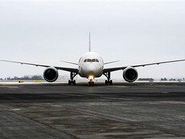 Na praskm Letiti Vclava Havla 1poprv pistl Boeing 787 Dreamliner.