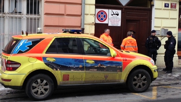 U netst zasahovali policist i zchranka.