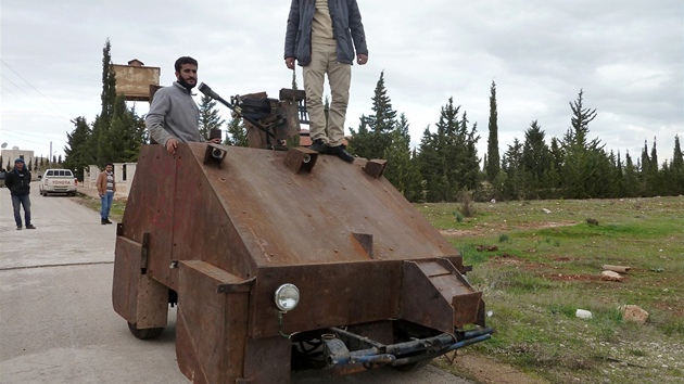 Podomcku vyroben transportr am II. z dlny syrskch povstalc (10. prosince 2012)