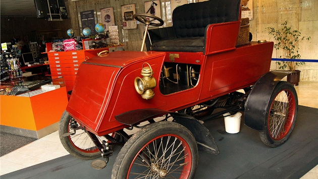Parovz Ferdinand d'Este od firmy Locomobile Company of America s karoseri Touring B