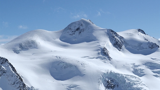 Pohled zvrcholu Hinterer Brunnenkogelu na Wildspitze (3770 m)