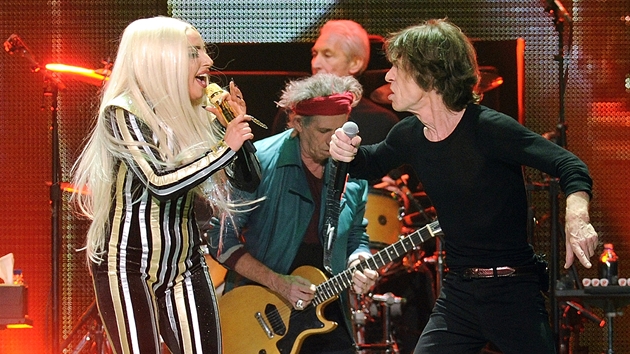 Lady Gaga vystoupila na narozeninovm koncertu Rolling Stones (15.12. 2012)